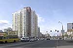 Жилой дом на пересечении Харьковского шоссе и улицы Тростянецкой в Киеве. 