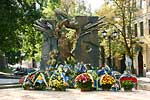 Памятник Вячеславу Черноволу в Киеве.