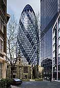 На фото - центральный офис компании Swiss Reinsurance Headquarters в Лондоне. Архитектор Норман Фостер. Высота здания 180 метров.